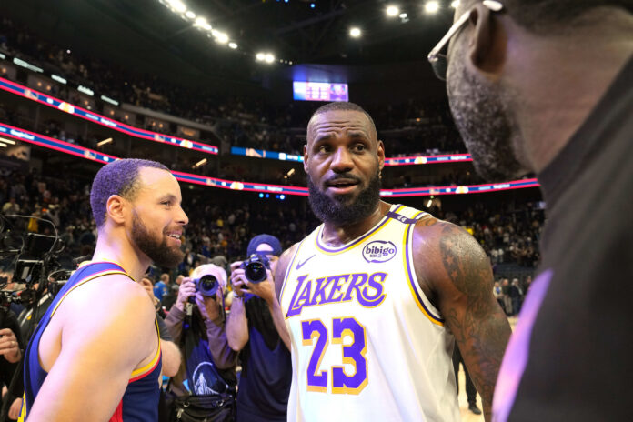 “He basically said Podcasting is for BUMS”: Fans react as Steph Curry puts following Draymond Green and LeBron James path into perspective