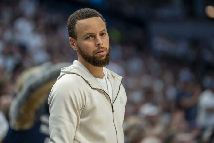 Steph Curry puts $110,959,223 teammate in all-time clutch conversation with ultimate compliment