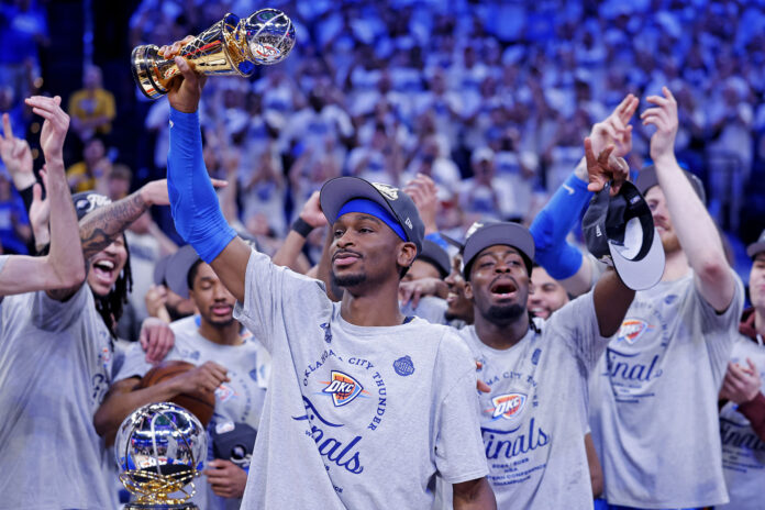 “Acting like it’s yours” – Shai Gilgeous-Alexander trolls his dad after he refuses to let go of WCF MVP trophy