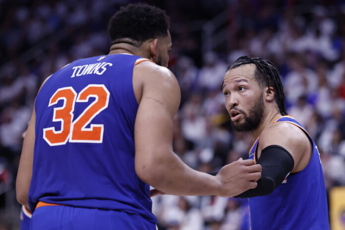 “We’re all banged up” – Jalen Brunson lauds Karl-Anthony Towns for gutting it out on Knicks despite knee injury