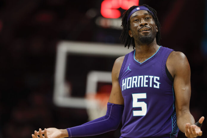 NBA Trade Rumors: Lakers re-do trade for Mark Williams in mock deal exchanging three role players