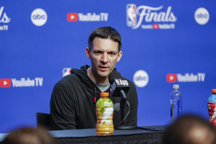 “That’s a red flag” – Isiah Thomas calls out OKC Thunder coach Mark Daigneault for late lineup shuffle in Game 1 loss to Pacers