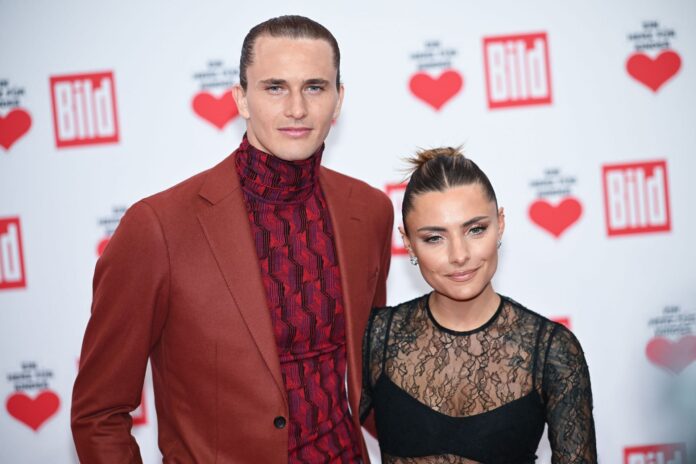 Alexander Zverev’s girlfriend Sophia Thomalla dons a black bikini as she enjoys relaxed beach getaway