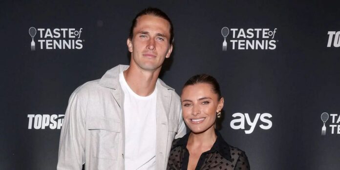 Alexander Zverev’s girlfriend Sophia celebrates returning home from Paris with gorgeous mirror selfie