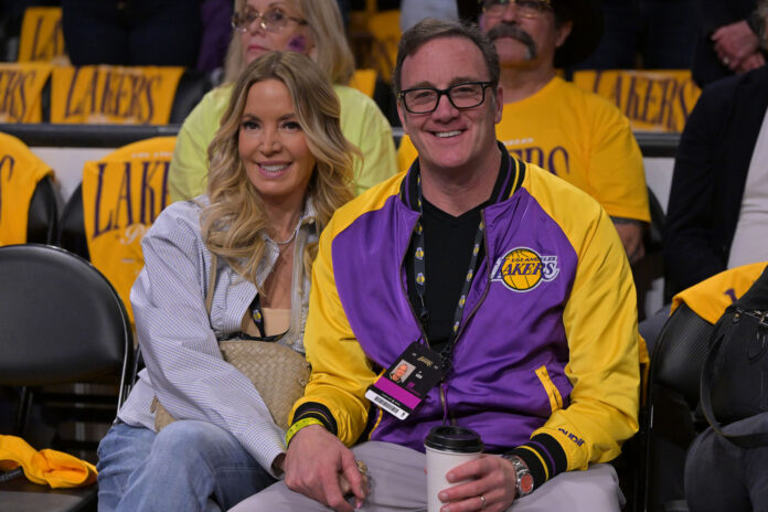 LA Lakers’ intended $10,000,000,000 sale to Mark Walter not decided by unanimous Buss siblings vote: Report