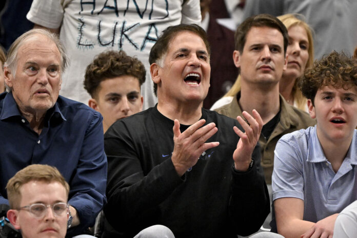 “What in the world is Sean thinking?” – Mark Cuban calls out NBA referee for no-call on Cason Wallace’s obvious foul on T.J. McConnell