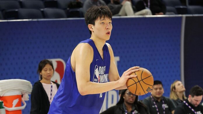 “Chinese Jokic lesgo”: NBA fans stunned as Trail Blazers select Lakers target Yang Hansen at No. 16 in massive leap 