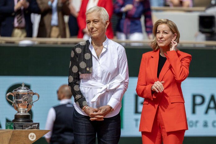 “Doing exactly same thing you accused Simone Biles of”- Martina Navratilova slams Riley Gaines for blasting Jasmine Crockett over Melania Trump remark
