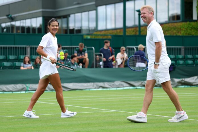“People would choose hate over help” – Emma Raducanu’s coach seemingly sends strongly-worded message to Brit’s critics after Citi DC Open controversy