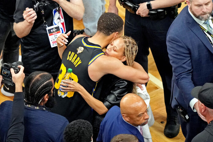 Steph Curry drops emotional reaction to Sonya Curry’s heartfelt tribute message on her mother’s death: “GG”
