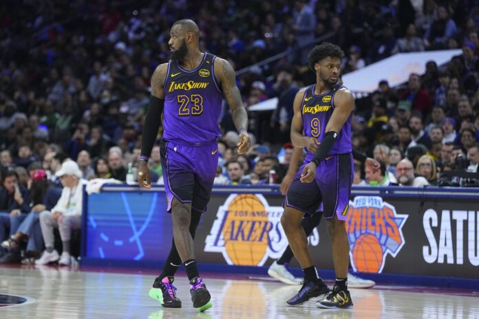 “He don’t play about his pops” – LeBron James in stitches over son Bronny James’ courtside antics at age 3 in viral throwback pic