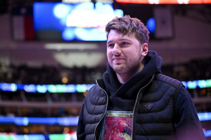 WATCH: Luka Doncic sips beer and sings his heart out with Rob Pelinka at Backstreet Boys concert