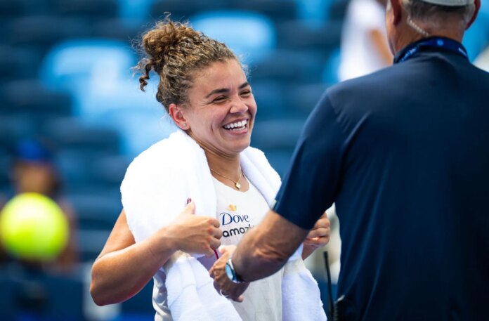 Coco Gauff’s Cincinnati Open opponent Jasmine Paolini unsure about beating American even if she gets help from Emma Navarro’s tournament owner dad Ben