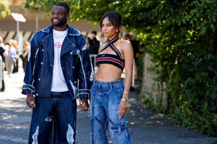 Frances Tiafoe’s girlfriend Ayan Broomfield shares mirror selfie in sleek black outfit before embarking on fun bike ride in Central Park amid US Open