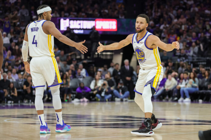 “Kerr benching him for over dribbling and taking away Steph’s shine”: Warriors fans react to $37,500,000 forward’s growth in open run highlights  