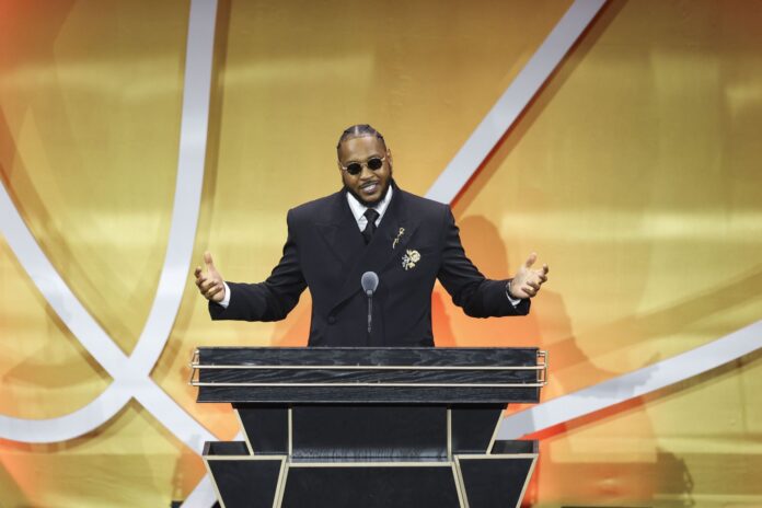 “Kiyan was borderline embarrassed”: Fans react as Carmelo Anthony ‘finally acknowledges’ his daughter with touching public shoutout at HoF ceremony